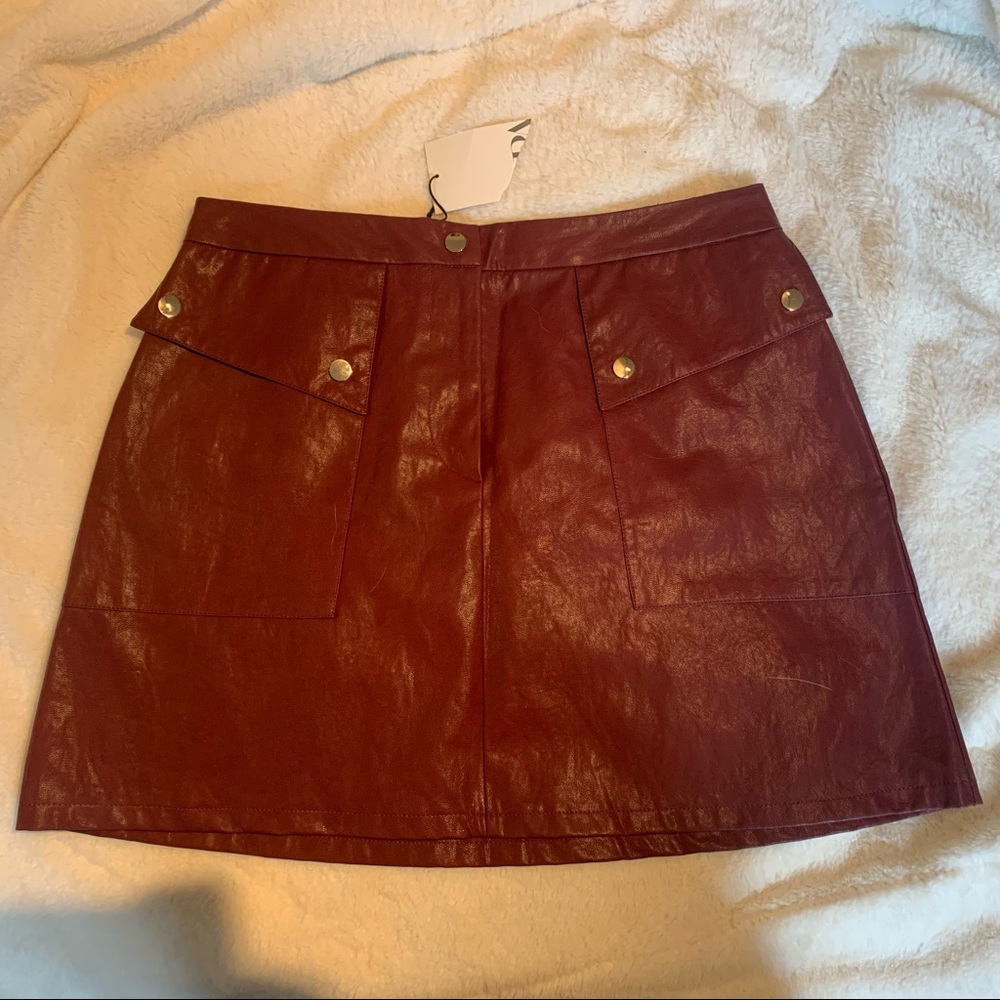 NWT 💫 Red vegan leather skirt ZARA